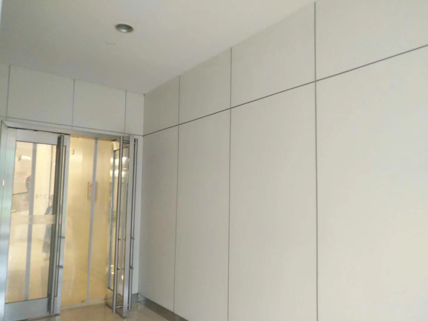 <a href='http://www.kidsxy.com' target='_blank'>泄爆墙</a>施工