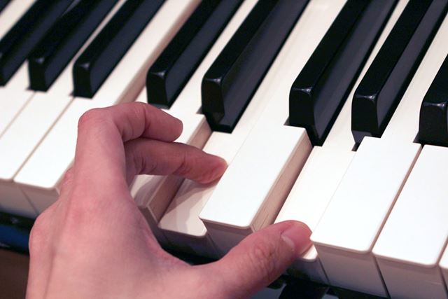 电钢琴键盘